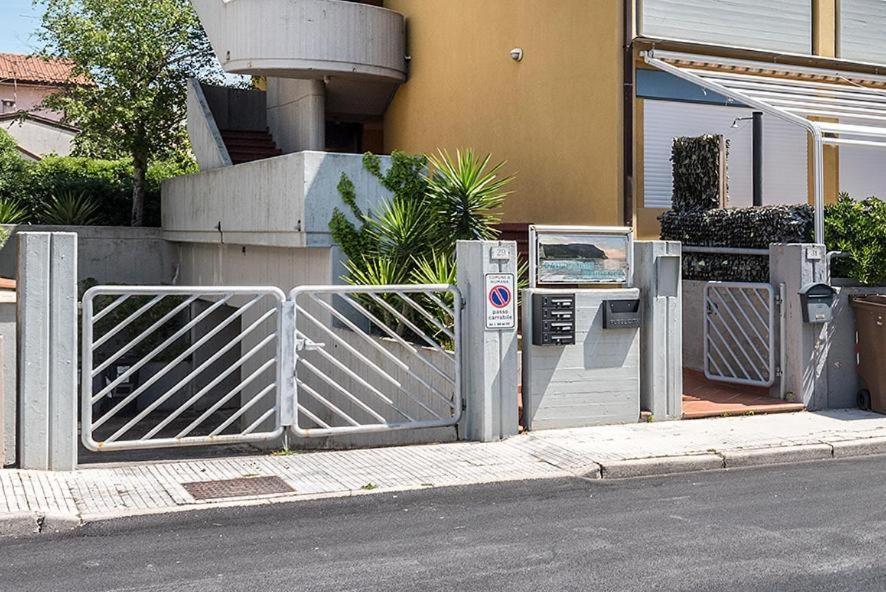 Ferienwohnung Bilocale Con Giardino A 100 Mt Dal Mare Di Marcelli - M053 Exterior foto